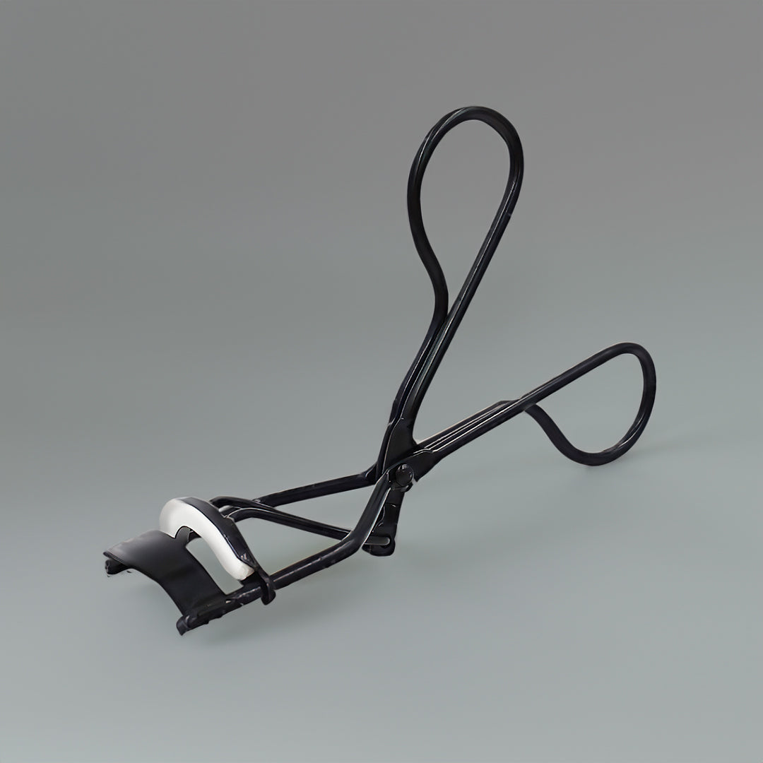 Professional Eyelash Curler in Black for Perfect Lashes